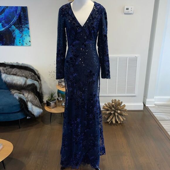 Badgley Mischka Dresses & Skirts - Badgley Mischka Long Sleeve Gown